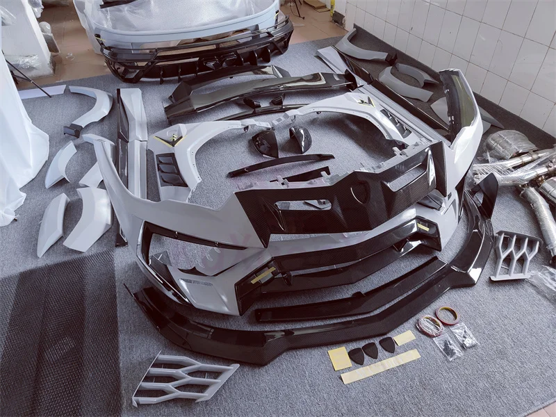 For Lamborghini URUS wide body kit M style dry carbon fiber front and rear bumper hood fender side skirt spoiler body kit