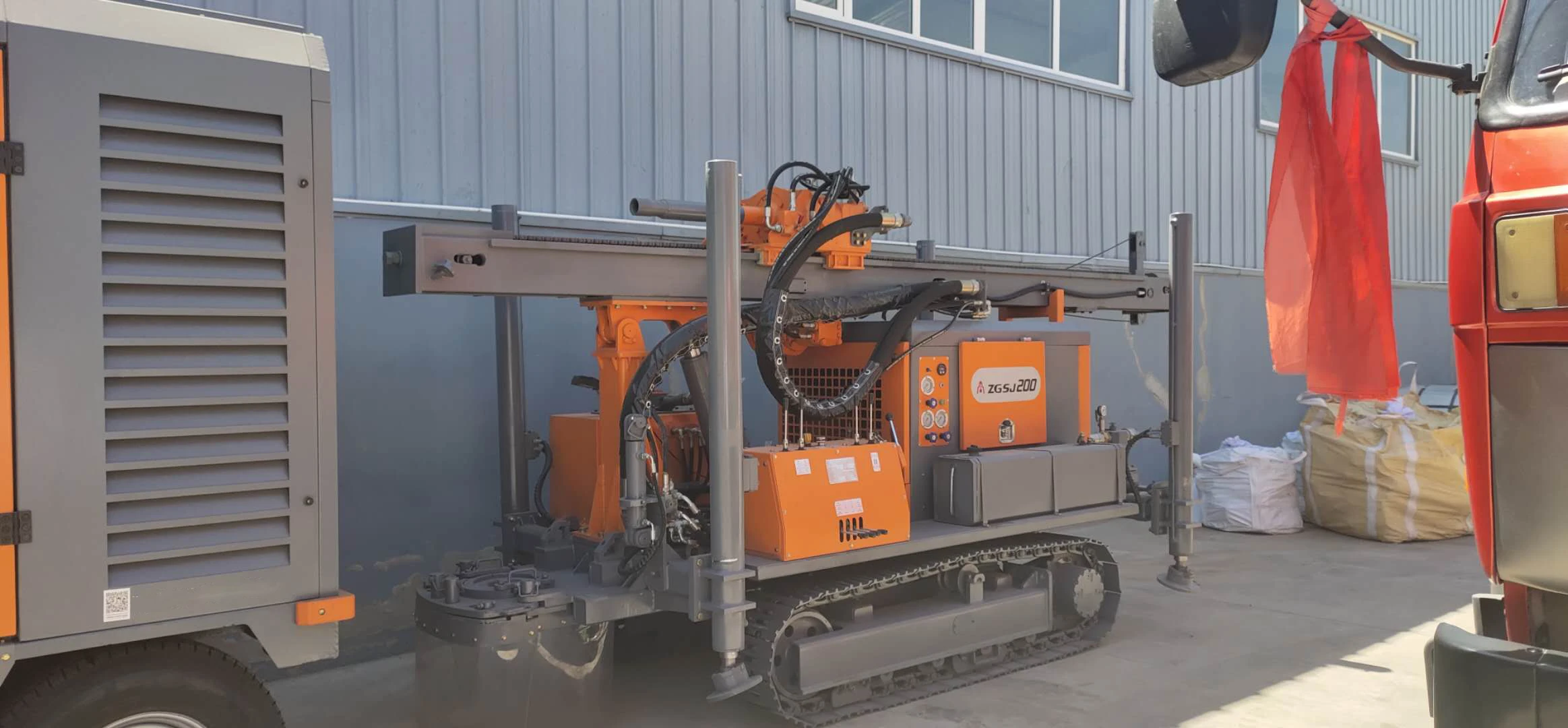 ZEGA 200 m portable hard rock diesel air crawler down the hole surface drilling rig in dubai ZGSJ-200