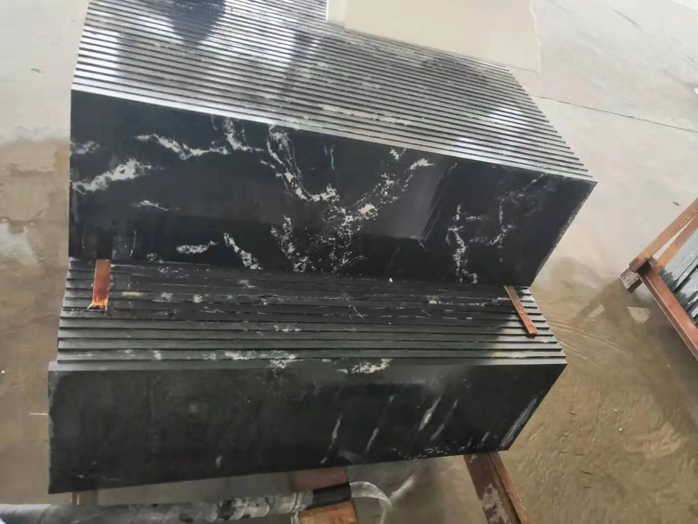 Polished Fantasy Nero Granite Black Granite with White Veins Stone Stairs Steps