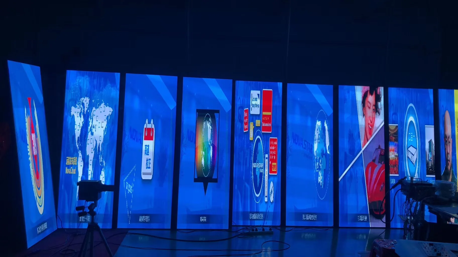 Store specific LED P2.5 advertising screen poster screen ultra-thin asynchronous control