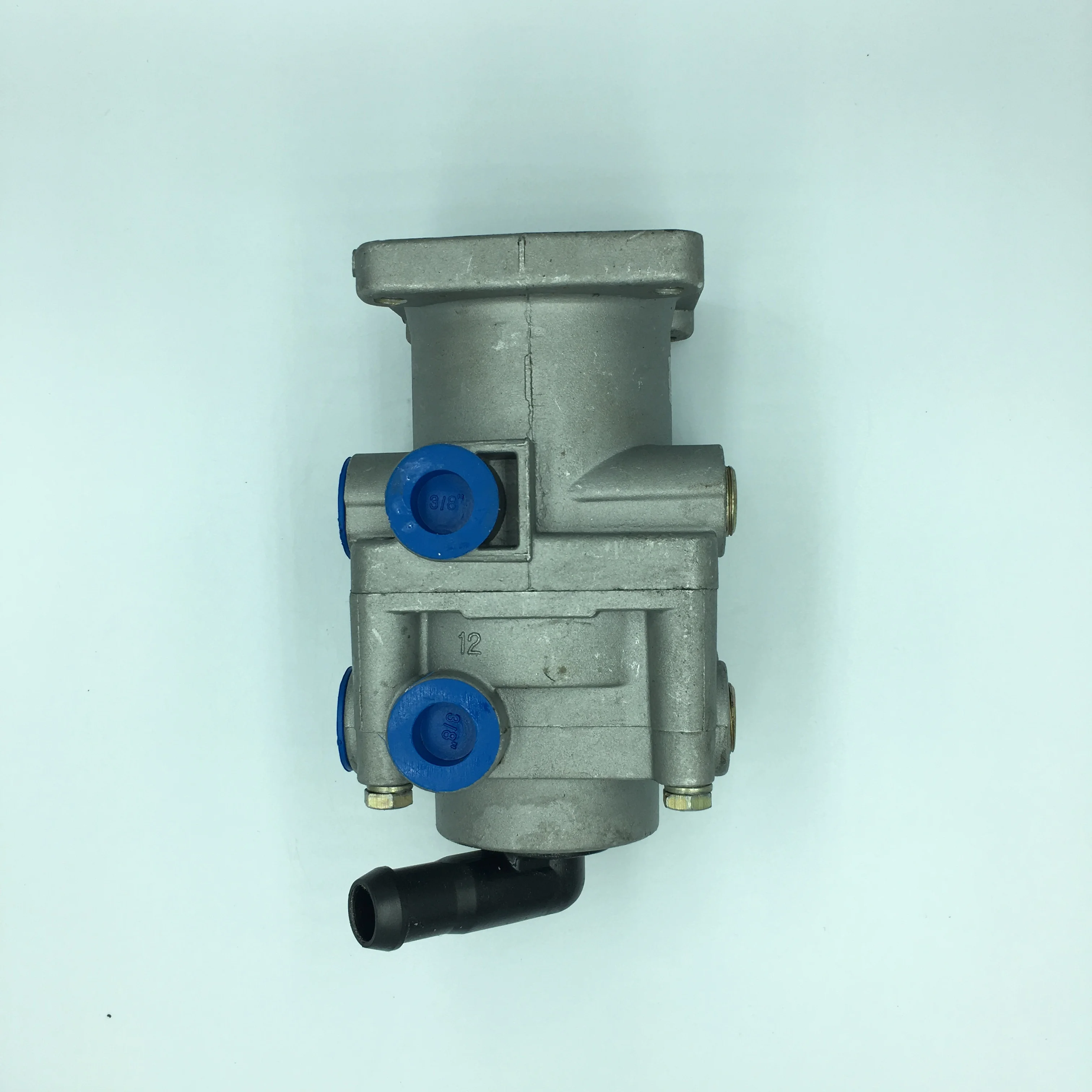 Manufacturer sales of high quality two - chamber brake valve and brake total cylinder for YUEJIN