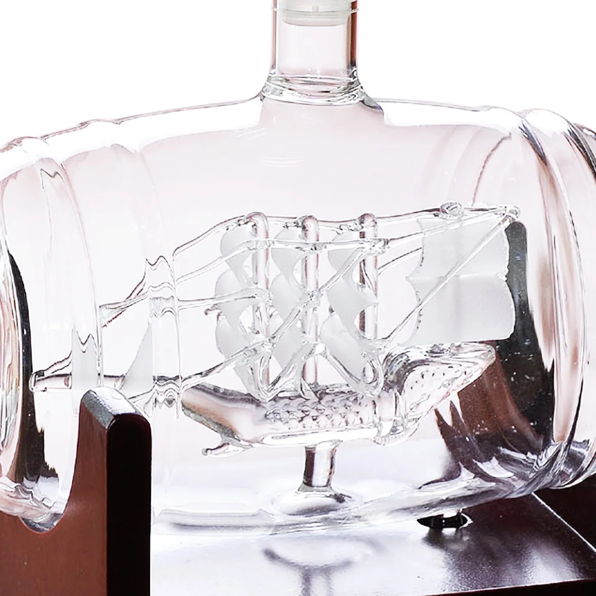 Custom 500ml 600ml 800ml Whiskey Wine Decanter Set With Wood Base Handmade Sailing Boat Shape Liquor Glass Decanter Set
