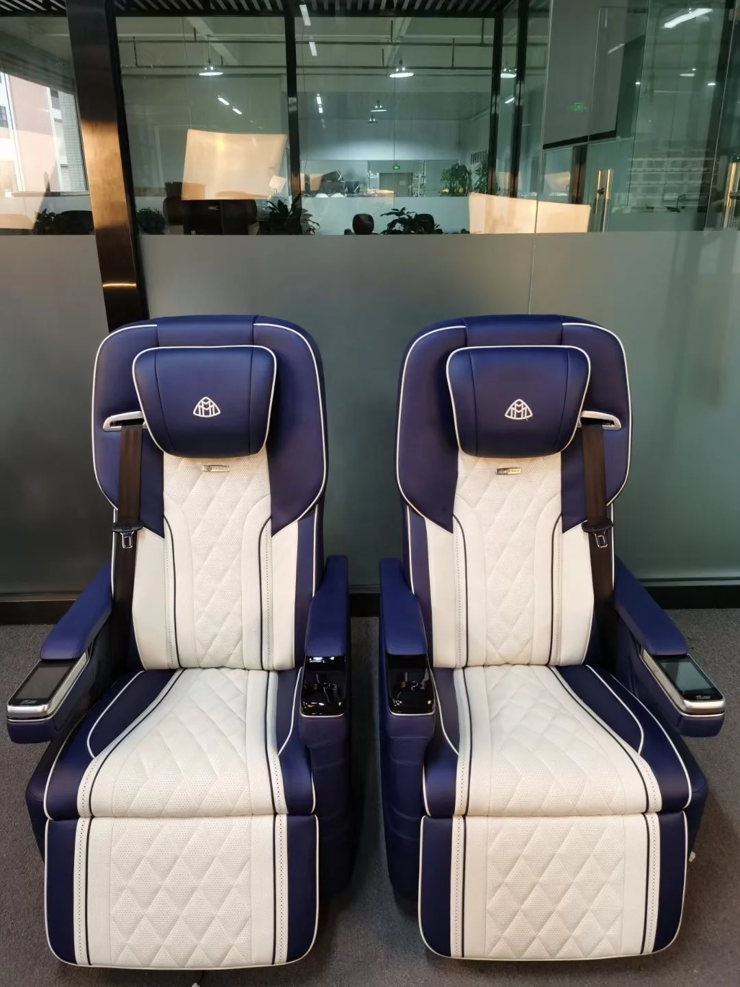 Vip Luxury Electric Recline Custom Leather Seat For Tunning Mpv Van Campervan Limousine