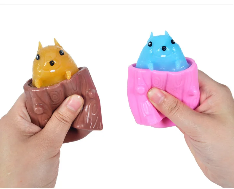 Evil squirrel cup net red explosion model decompression cup stump squirrel decompression artifact squeeze pinch music rubber toy