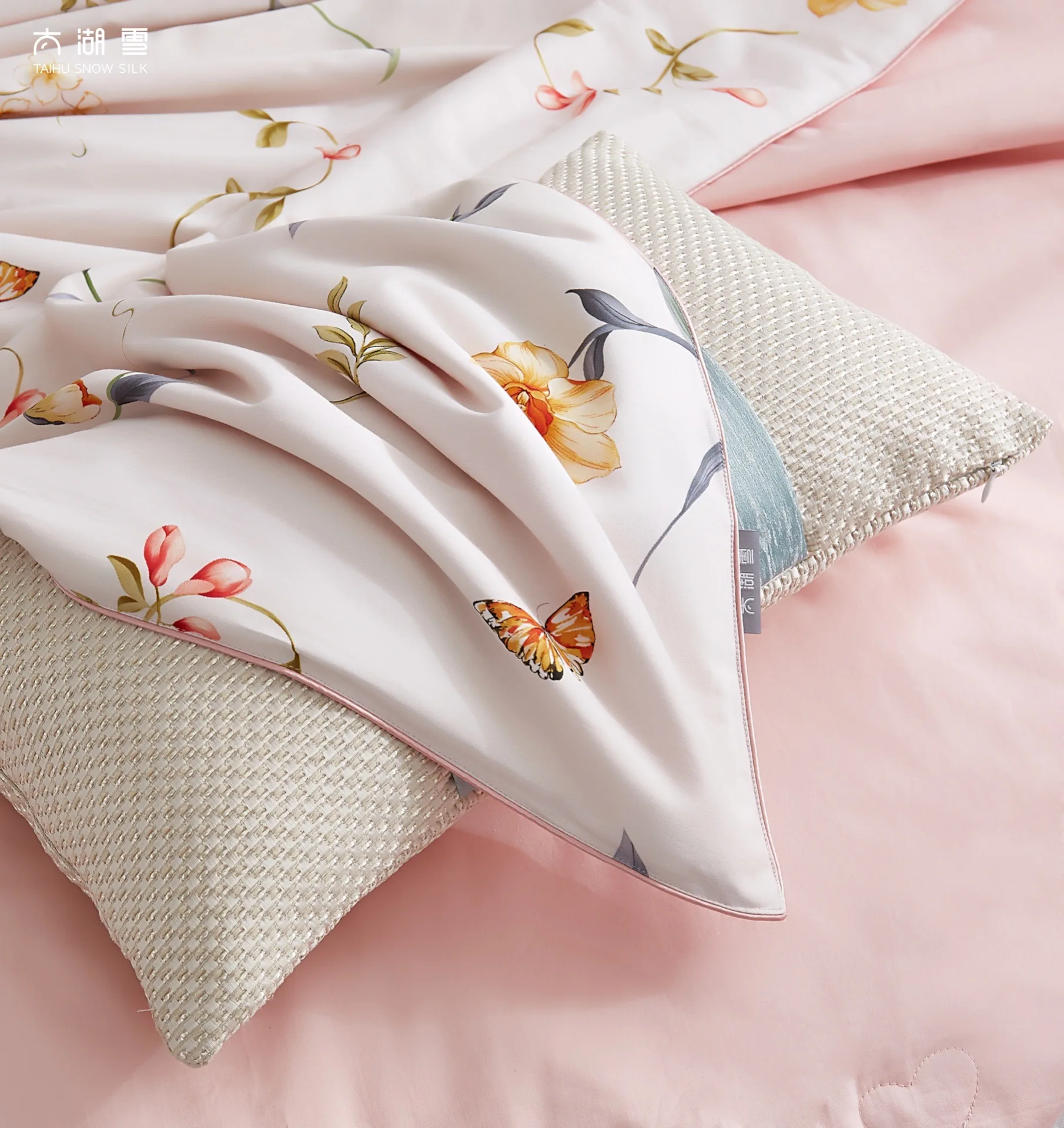 Luxury Comforter Filled with 100% Natural Long Strand Mulberry Silk for Summer