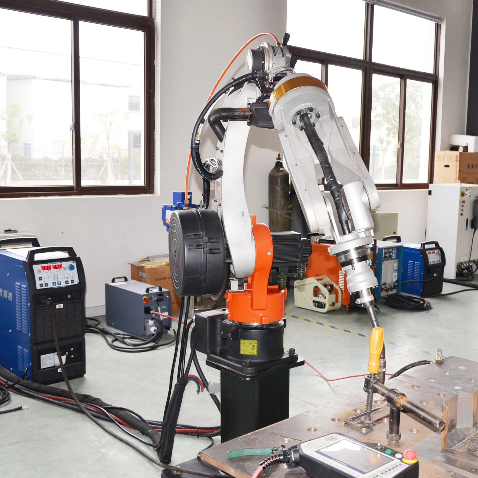 Dental Automatic Welding Robot Mini Mobile Welding Robot 1400mm Spot Welding Robots For Sale