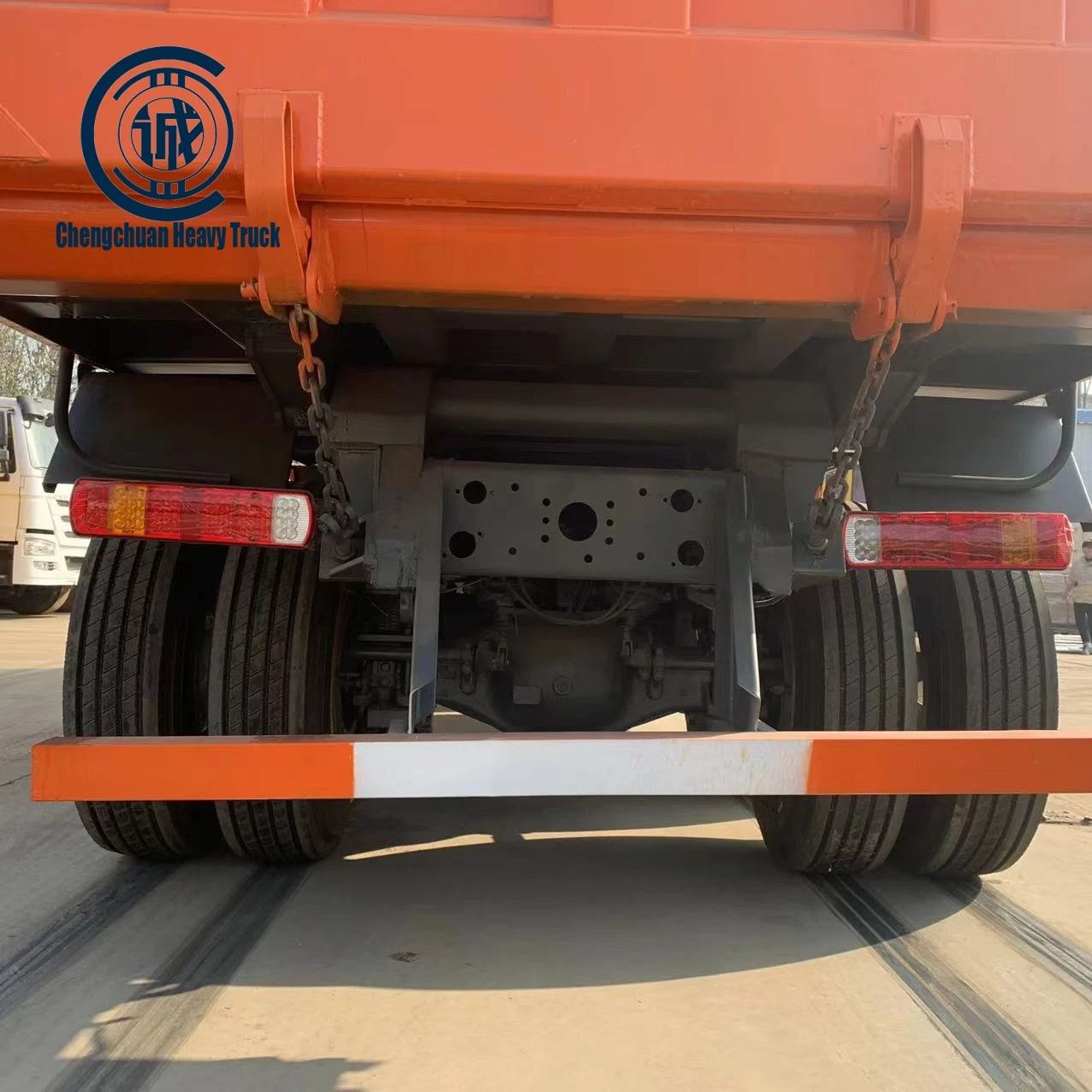Самосвал самосвал Shacman Sinotruck Beiben Jac Faw Howo по распродаже цена дизельный двигатель 4x2 6x4 8x4 валовое колесо SHN