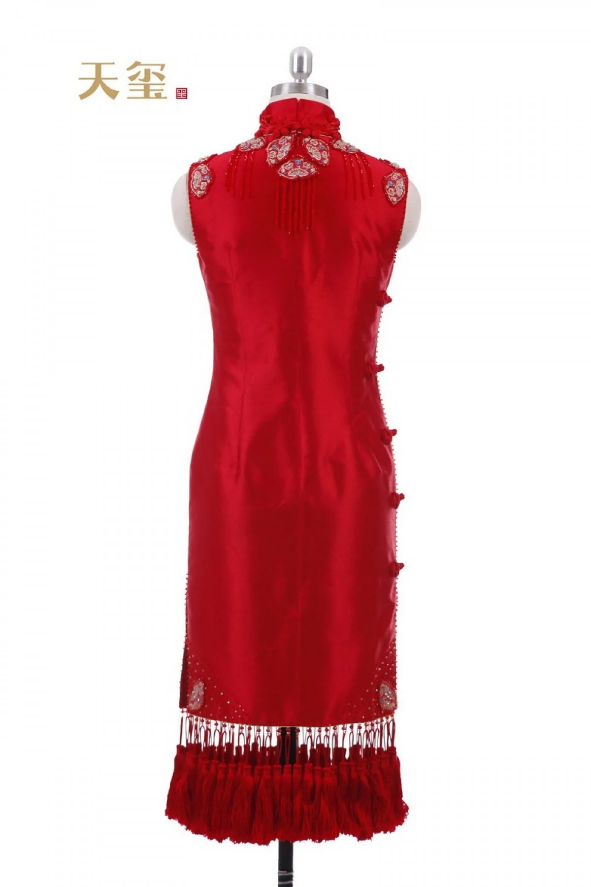 Chinese Cheongsam pipao chirpaur bespoke luxury custom wedding bridal bride mother of bride plus size oriental knot button