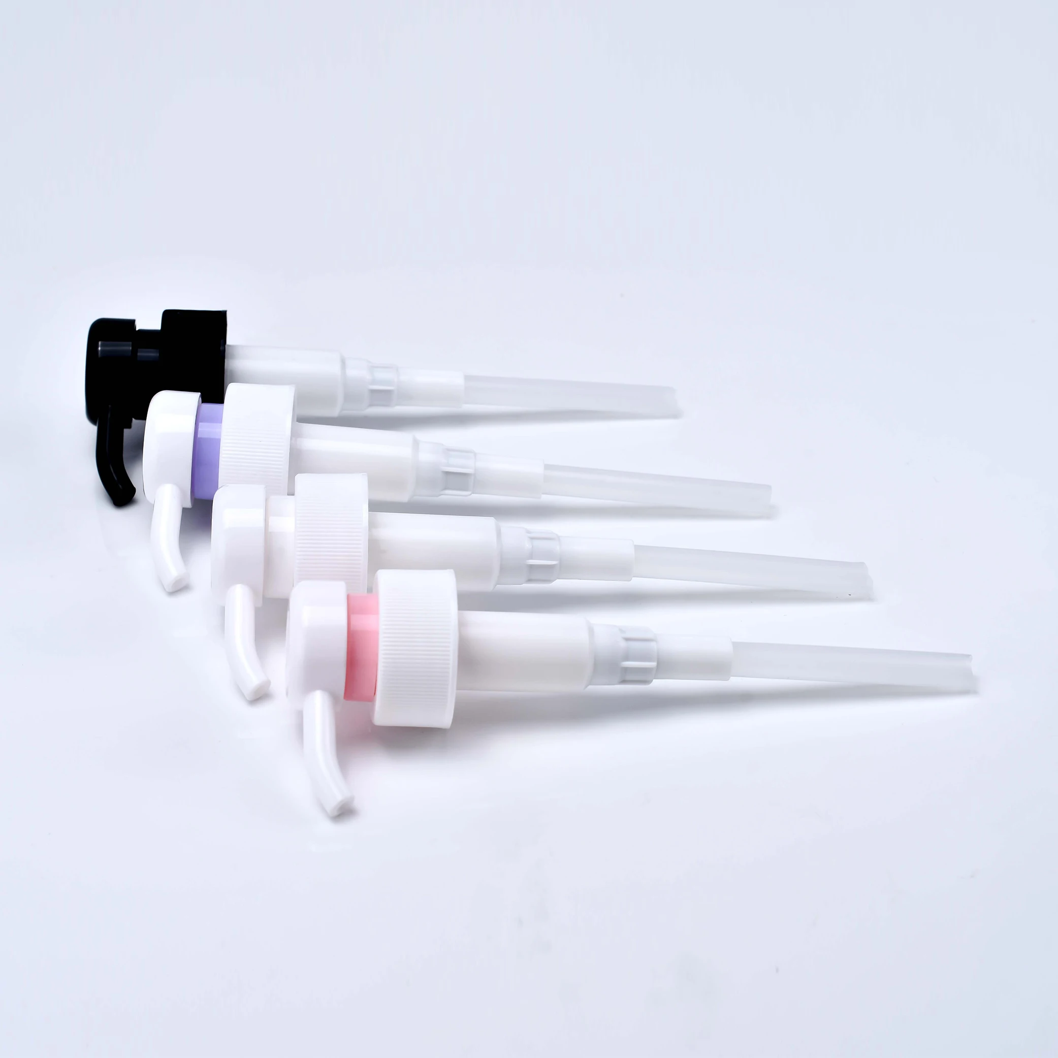 Wholesale 300ml 500ml Plastic Skin Care Lotion Spray Bottles with Body Mist Pump PP Material Logo Printing for Shampoo Packaging