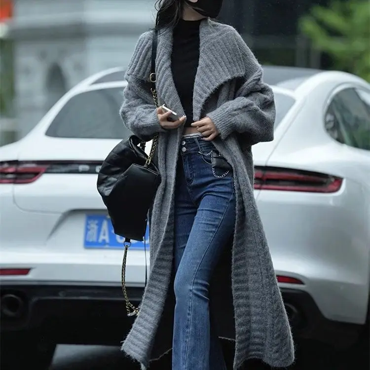 2023 New arrival long sleeve turndown collar cable knit super long women thick sweater coat