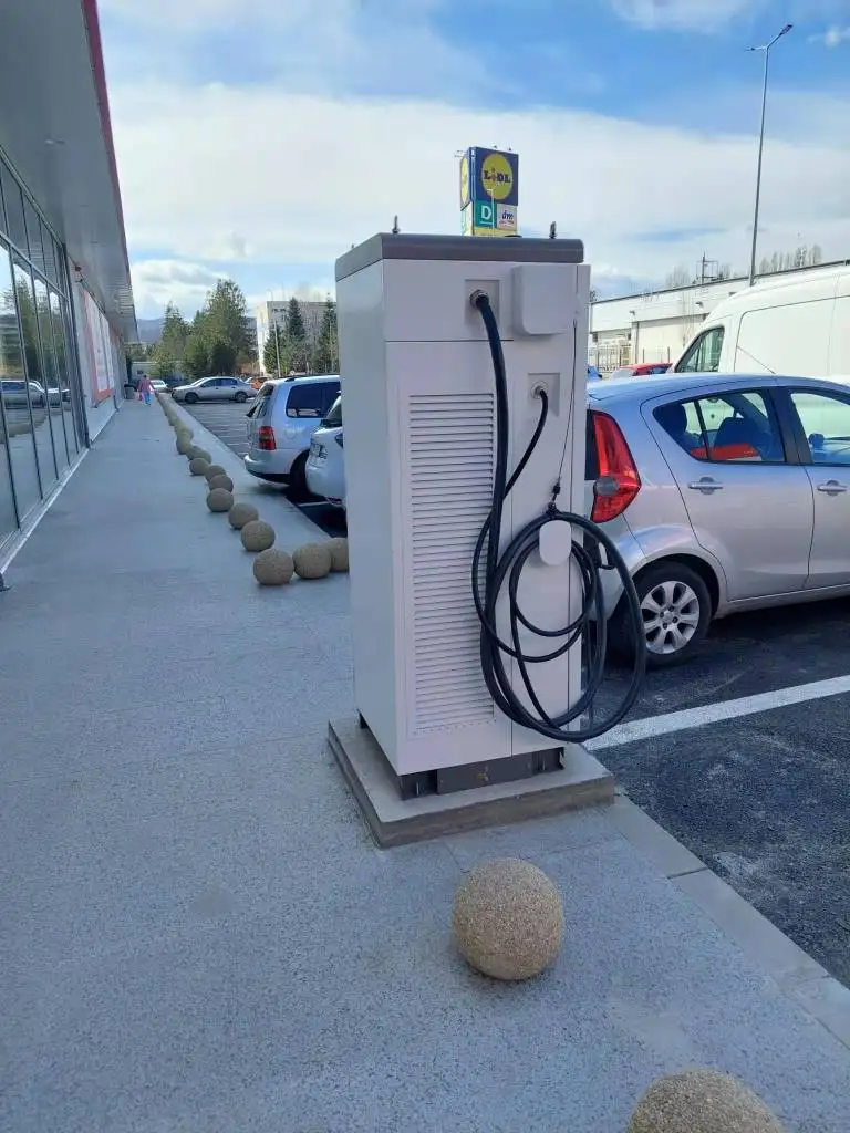EFlex OCPP интегрированное CCS CHAdeMO EV зарядное устройство с 120 Вт DC 22kW AC Тип 2 выход и балансировочная катушка для управления кабелями