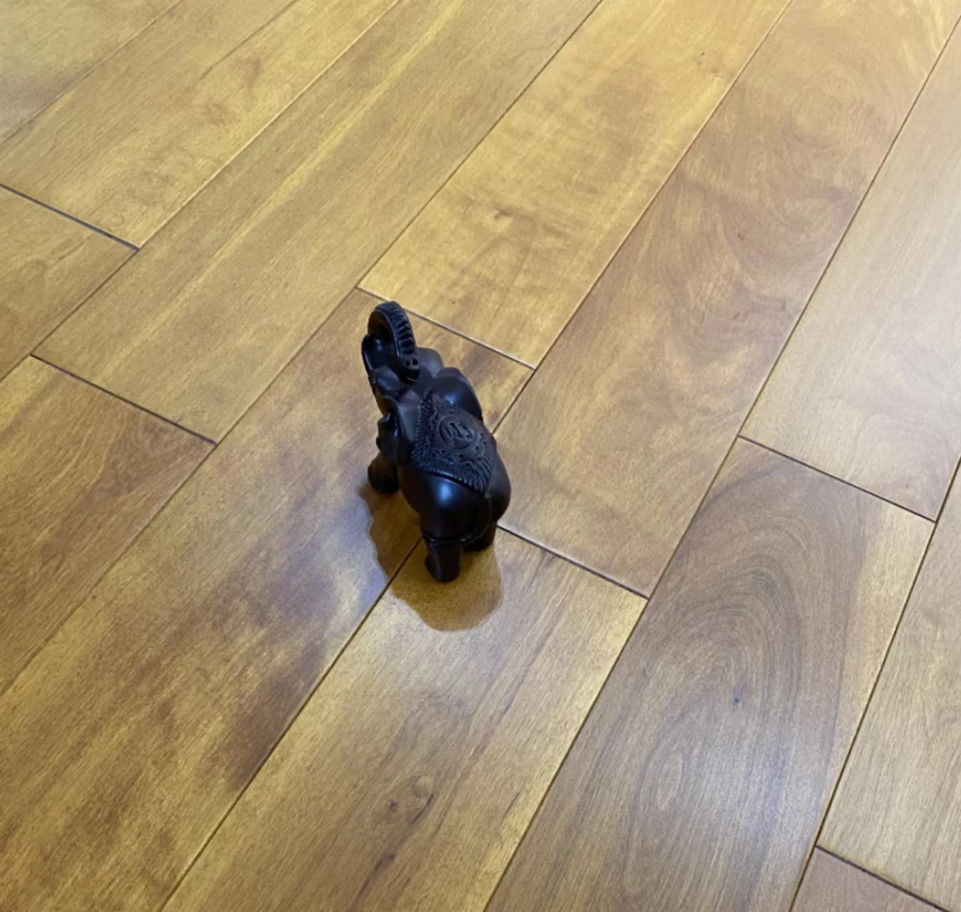 Traditional retro style smooth surface waterproof full solid hard wood flooring Maple with high quality and good price