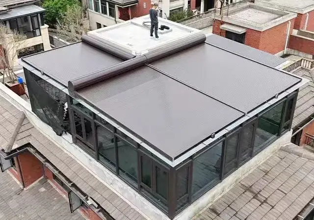 Modern Design Outdoor Retractable Aluminum Alloy Shutter Windproof Motorized Roller Roof Patio Skylight Blind Balcony Pergola
