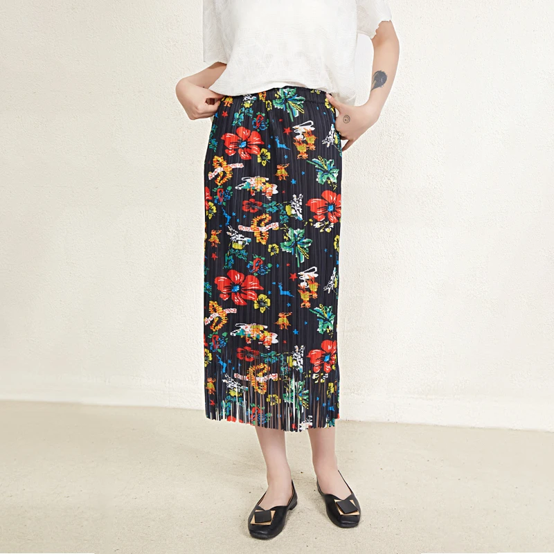 2023 New Miyake Polyester Fabric Slit Design Straight Skirt High Waist Tassel Stitching Color Fashion Women Pleated Skirt