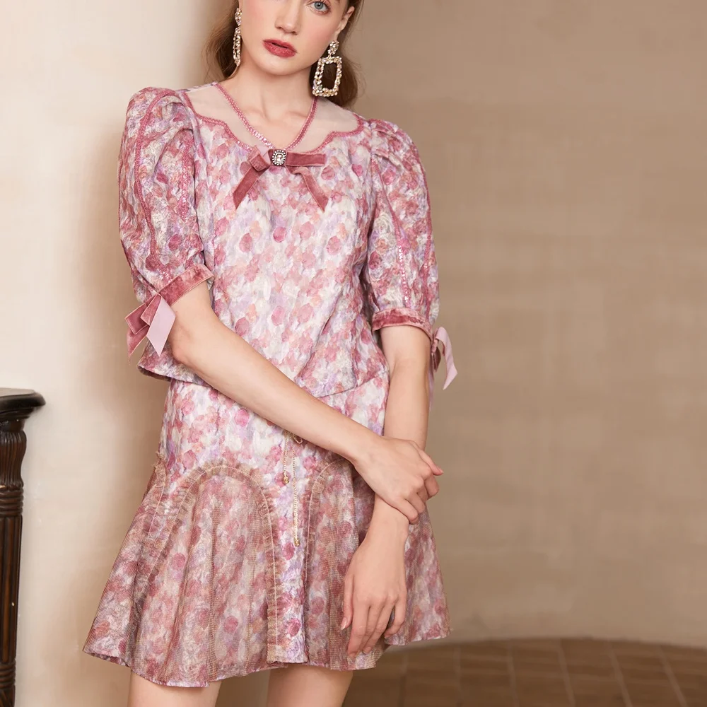 Wholesale Ladies Outfits Short Sleeve Floral Print Blouse And Satin Midi Skirts Swaying Skirt Two Piece Suit