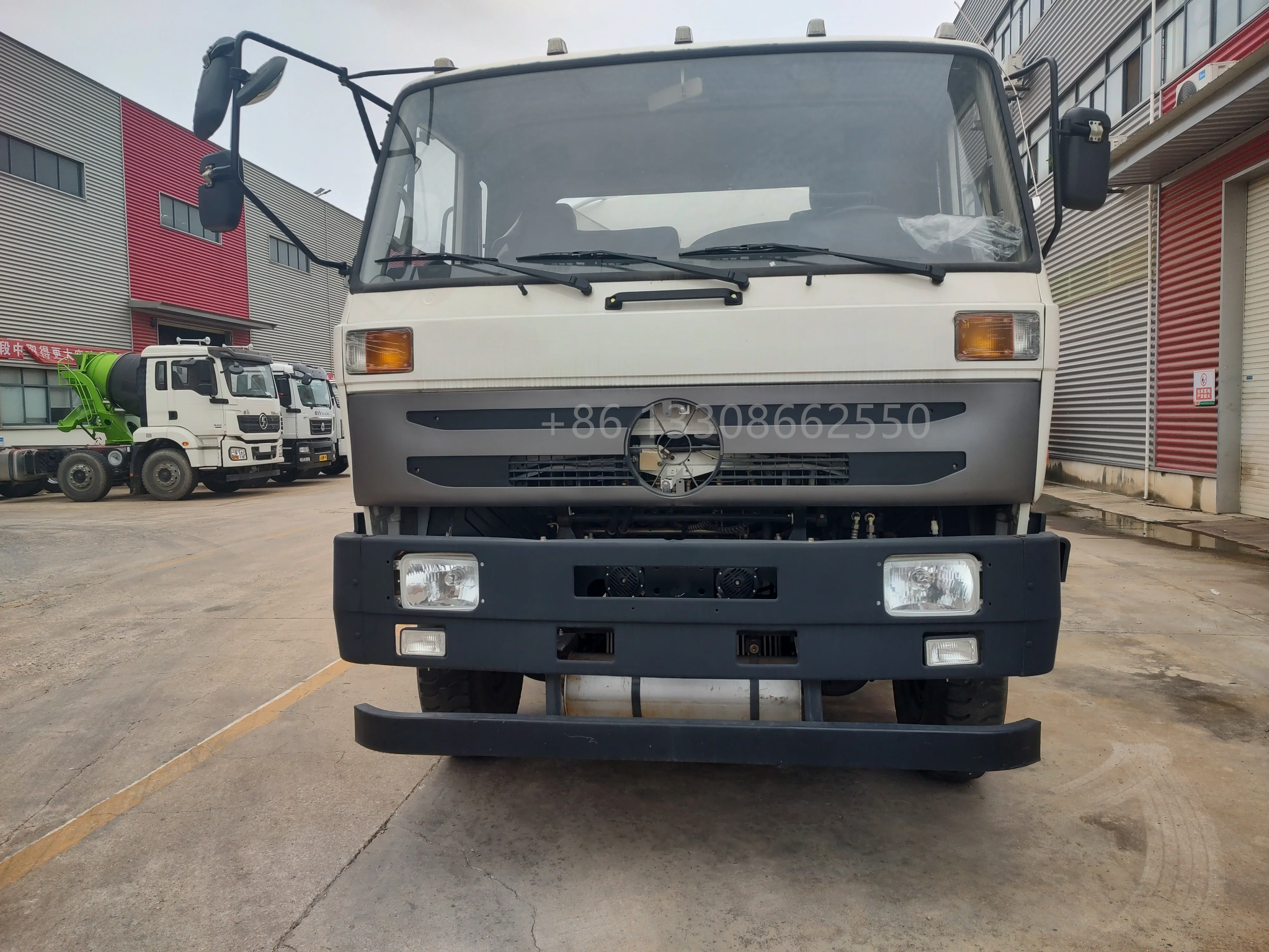 CLW brand  good quality cheap price 6*4 22 tons  32cbm liquid carrier vehicle \ Milk lorry  Truck