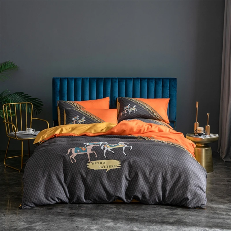 Factory wholesale 2021new design luxury microfiber fabric 150gsm high thread count smooth big size bed cover bedding set 4 piece