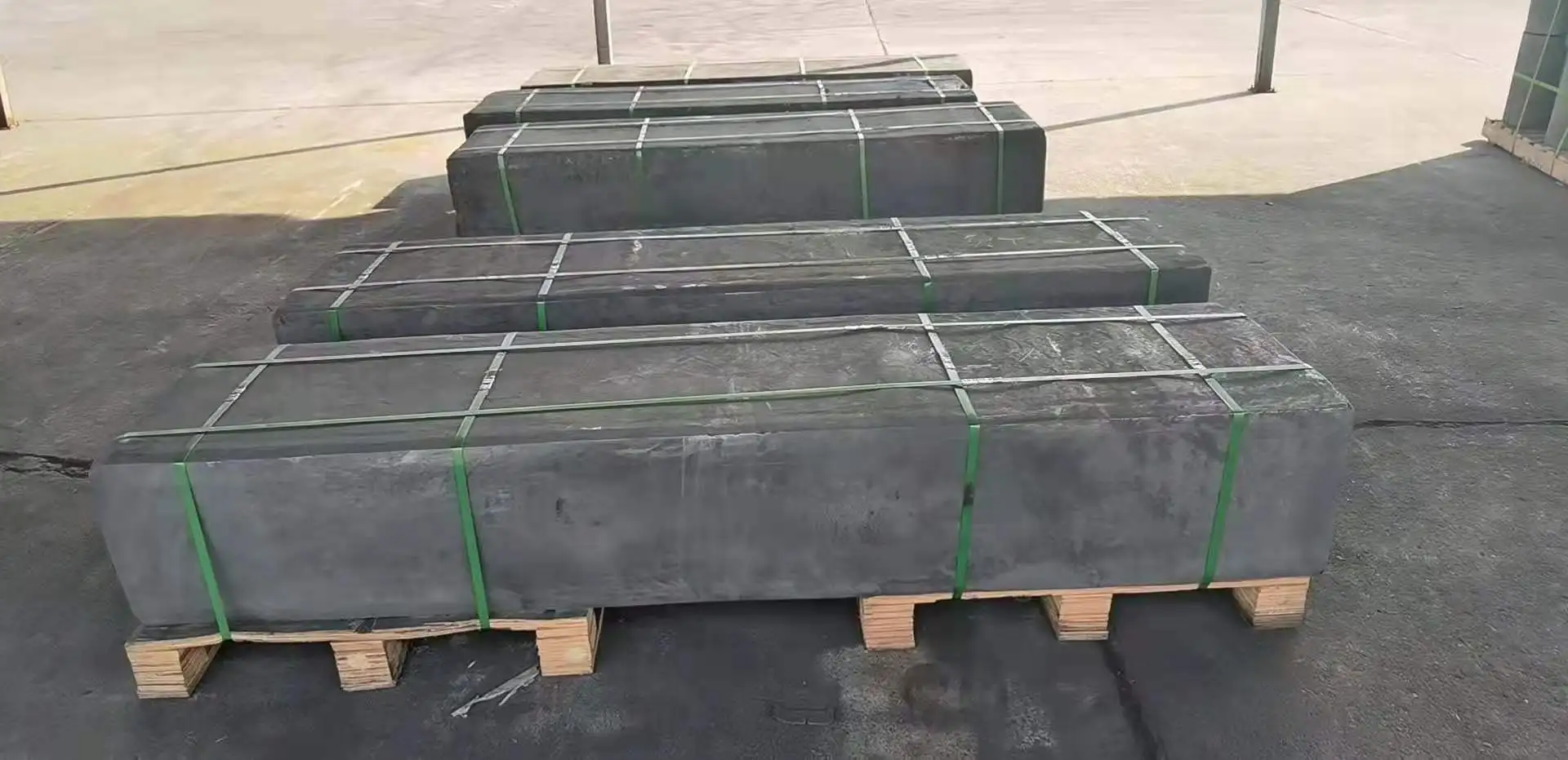1600*600*300 mm High Density Isostatic Graphite Block with High Hardness