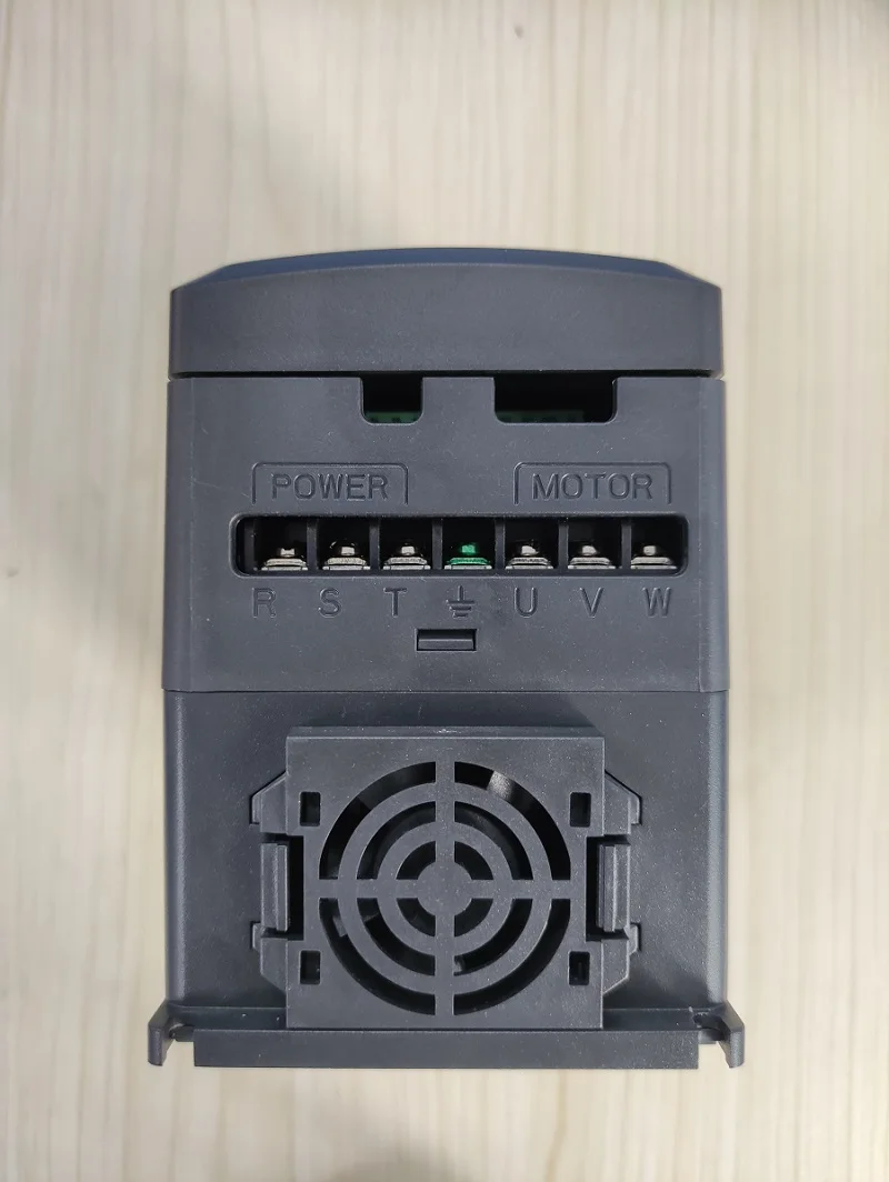 5.5kw VFD Drives Promotion price PM motor vector control water supply all in one  0.75kW to 37kW Frequency Inverter Converter