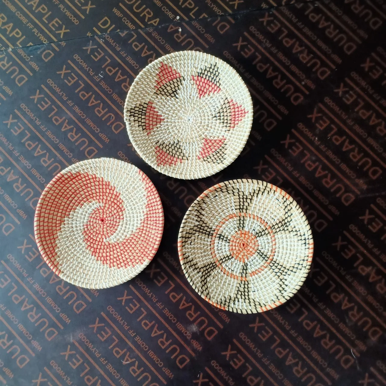  Новый продукт настенная корзина из морских водорослей и пластмассы/настенная тарелка спиральная домашний декор ручной работы