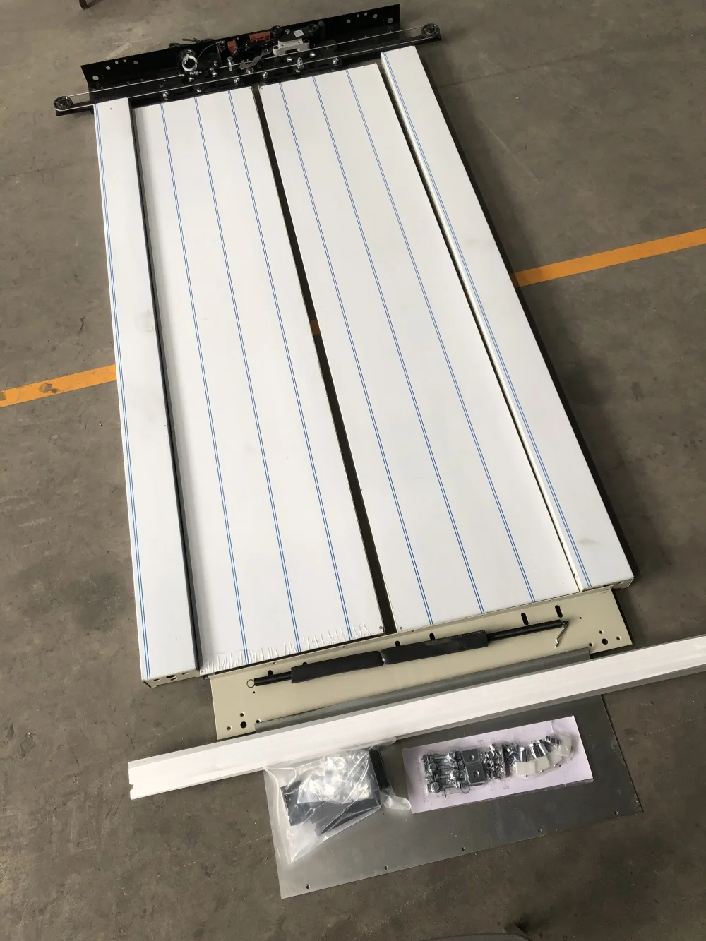 Zowee 304 stainless steel center open 800mm elevator door with hanger set china passenger elevator door