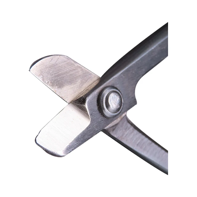 Mini wire rope cutter with compact and light weight features