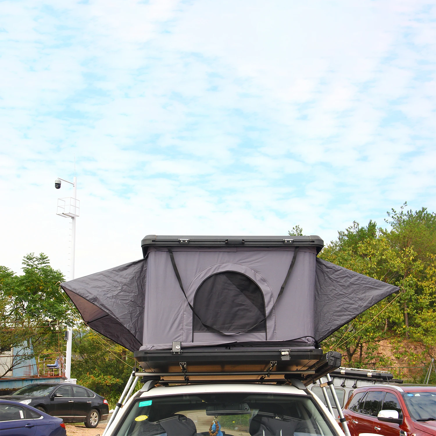 Aluminum Lightweight Hardshell Triangle 4 Person Tent Rooftop Cover Camping Car Roof Top Tents
