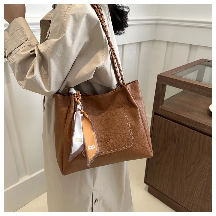 Hot selling tote women purses Large capacity new fashion retro fashion hand bags ladies 2024
