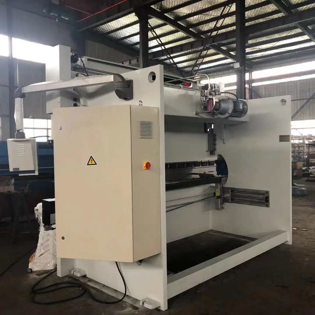 
NC and CNC WC67Y-125t/4000 steel plate hydraulic press brake bending machine for door frame 