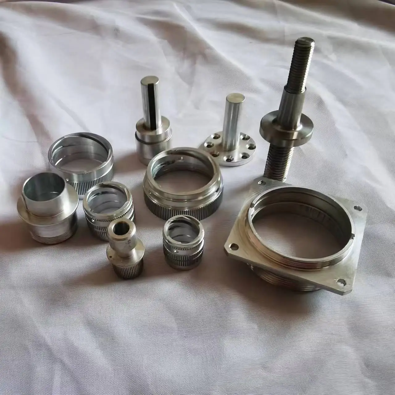 Custom High Precision Aluminum Cnc Machine Machining Parts Machined Stainless Steel Aluminium Metal Component Manufacturers