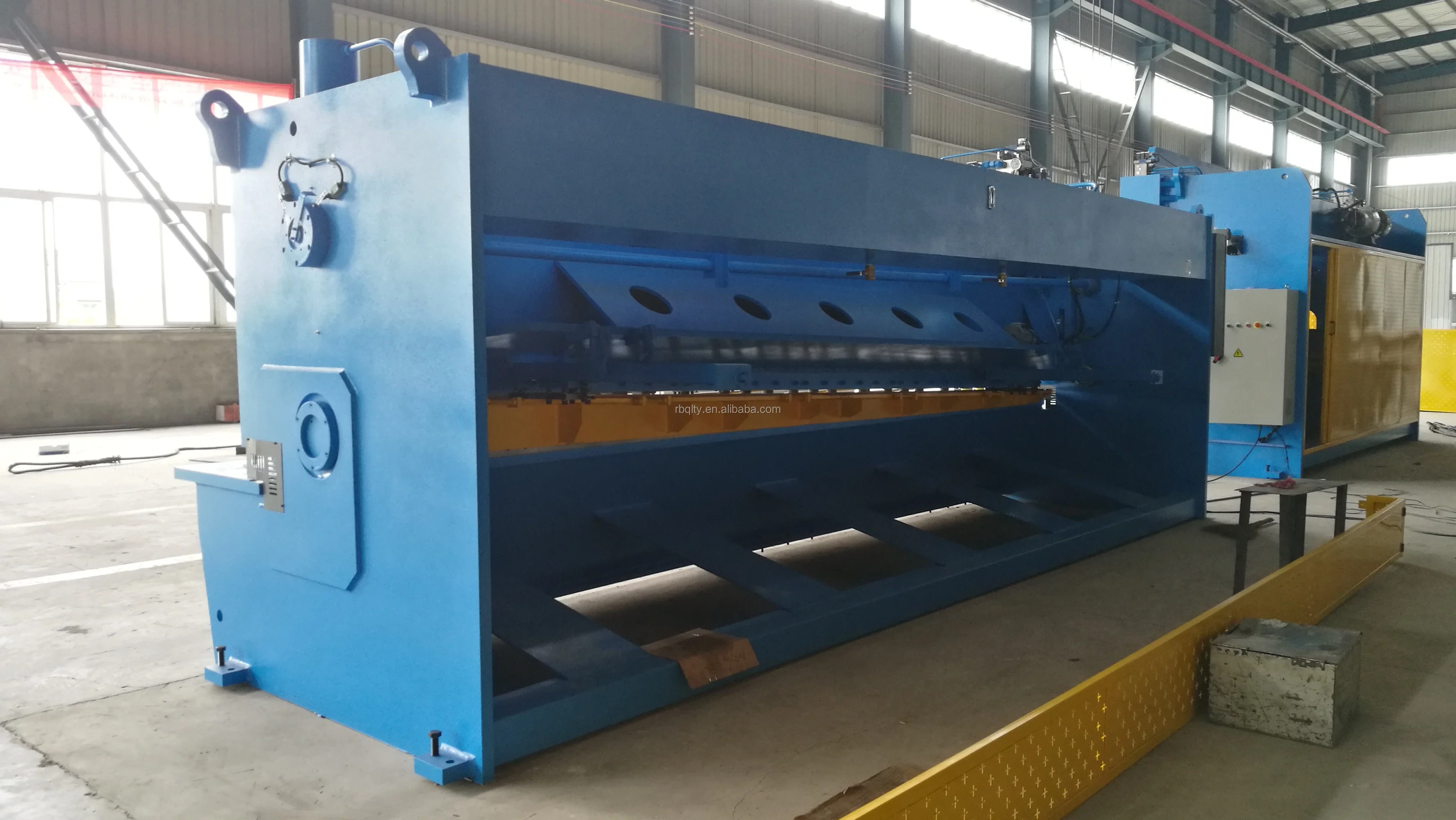 QC11K-12*6000 6m hydraulic guillotine shearing machine
