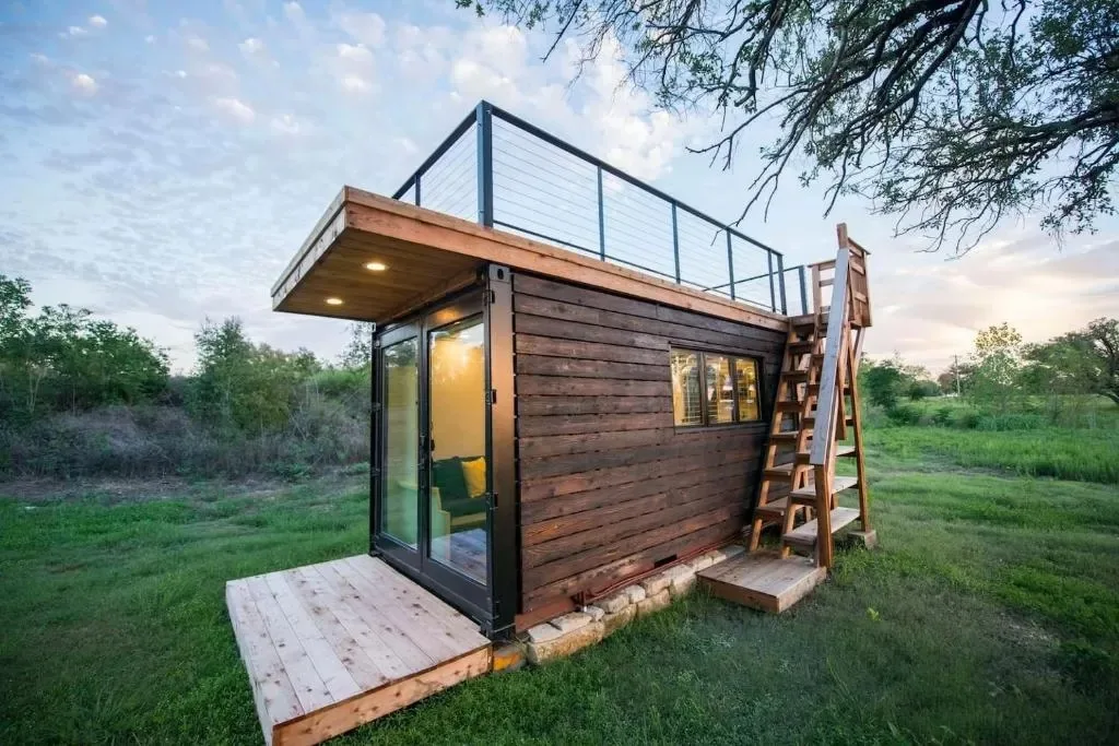 Hot Assembly Steel Structure Prefabricated Wood Living Container House