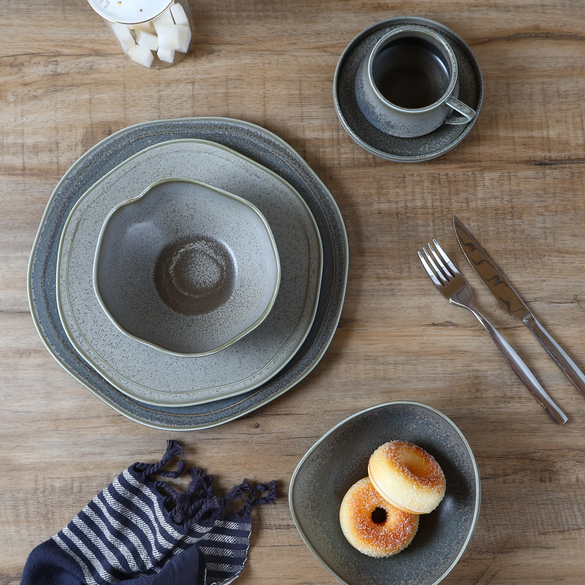 Japanese Unique Irregular Hotel Tableware Dinner Vintage Pasta Plate Ceramic Dinnerware Sets for Restaurant