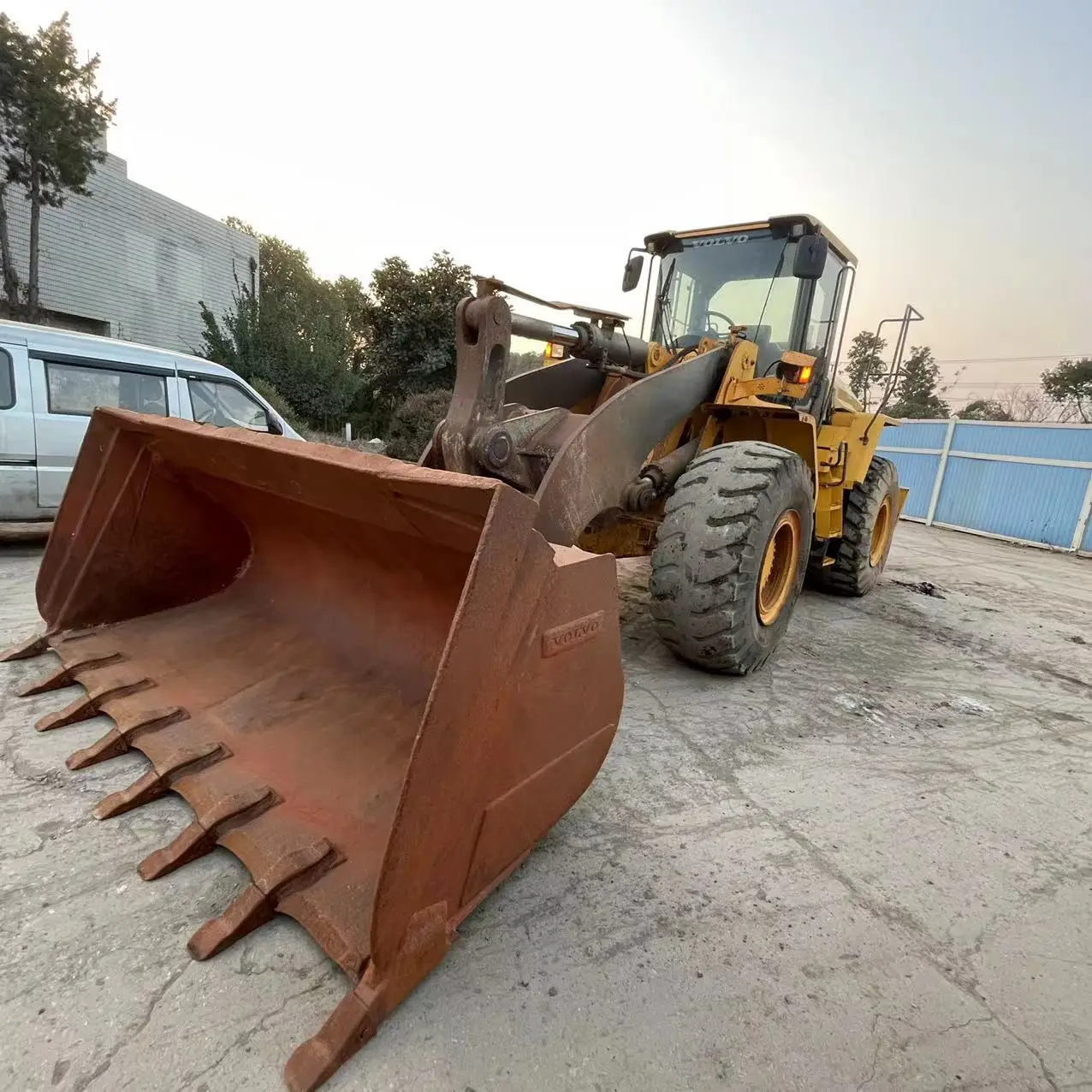 Колёсный погрузчик Volvo L105 Прямая продажа с фабрики мини-погрузчик 4 тонны полезная нагрузка новый Подержанный в состоянии ПЛК подшипник ковш 1 год