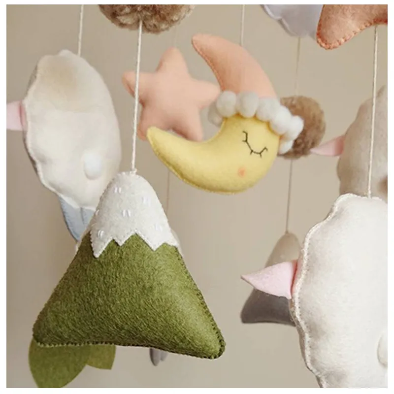 Мобиль для детской кроватки, милый деревянный фетровый мобиль с лесными животными, для детской спальни