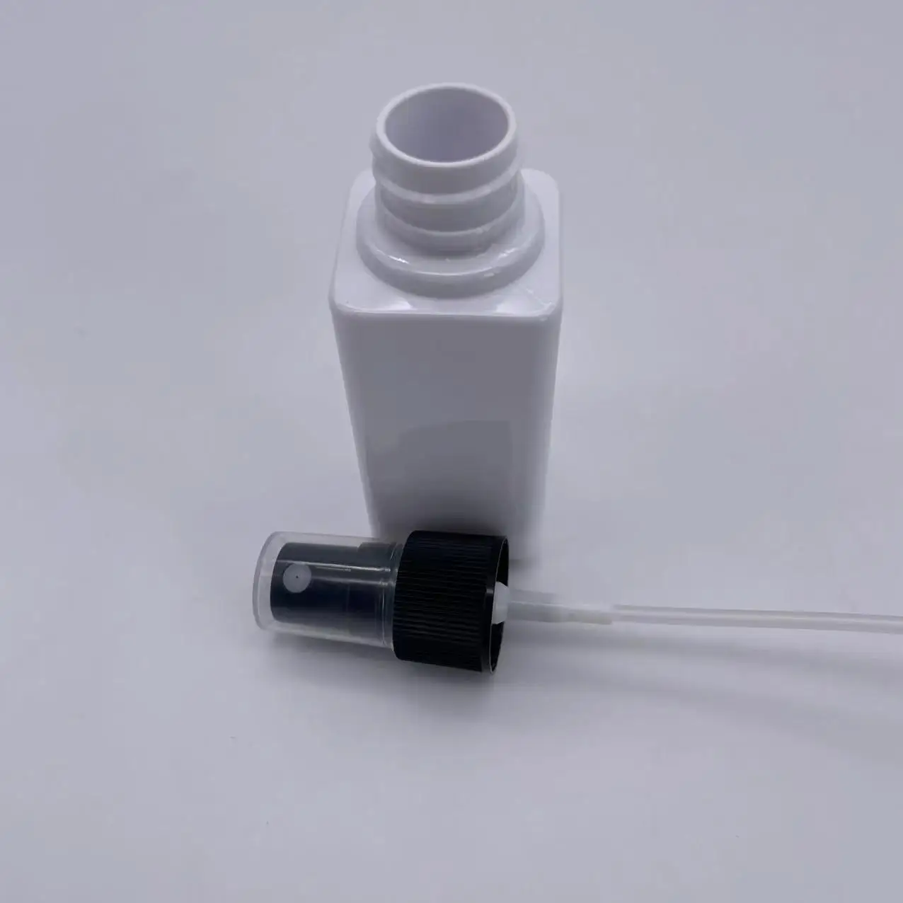 New design 60cc sprayer bottle Cosmetic fine mist sprayer for bottle Plastic 60ml perfume mist sprayer