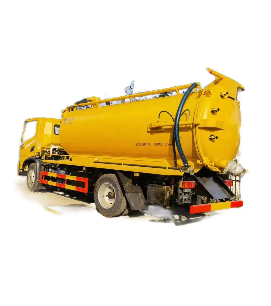 Dongfeng Brand Manual Transmission Sewage Suction Truck 4x2 Drive Diesel Fuel for Road Cleaning