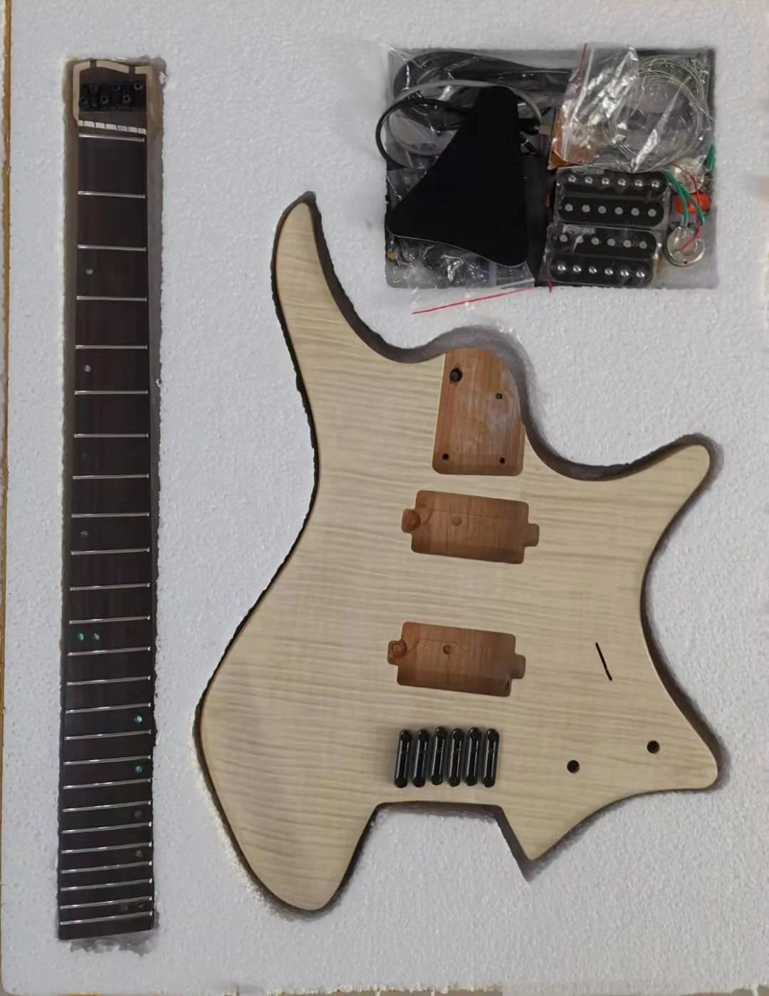 
New Style whole sell headless guitar kit 6 string alder body flame maple top maple neck factory outlet fanned fret 
