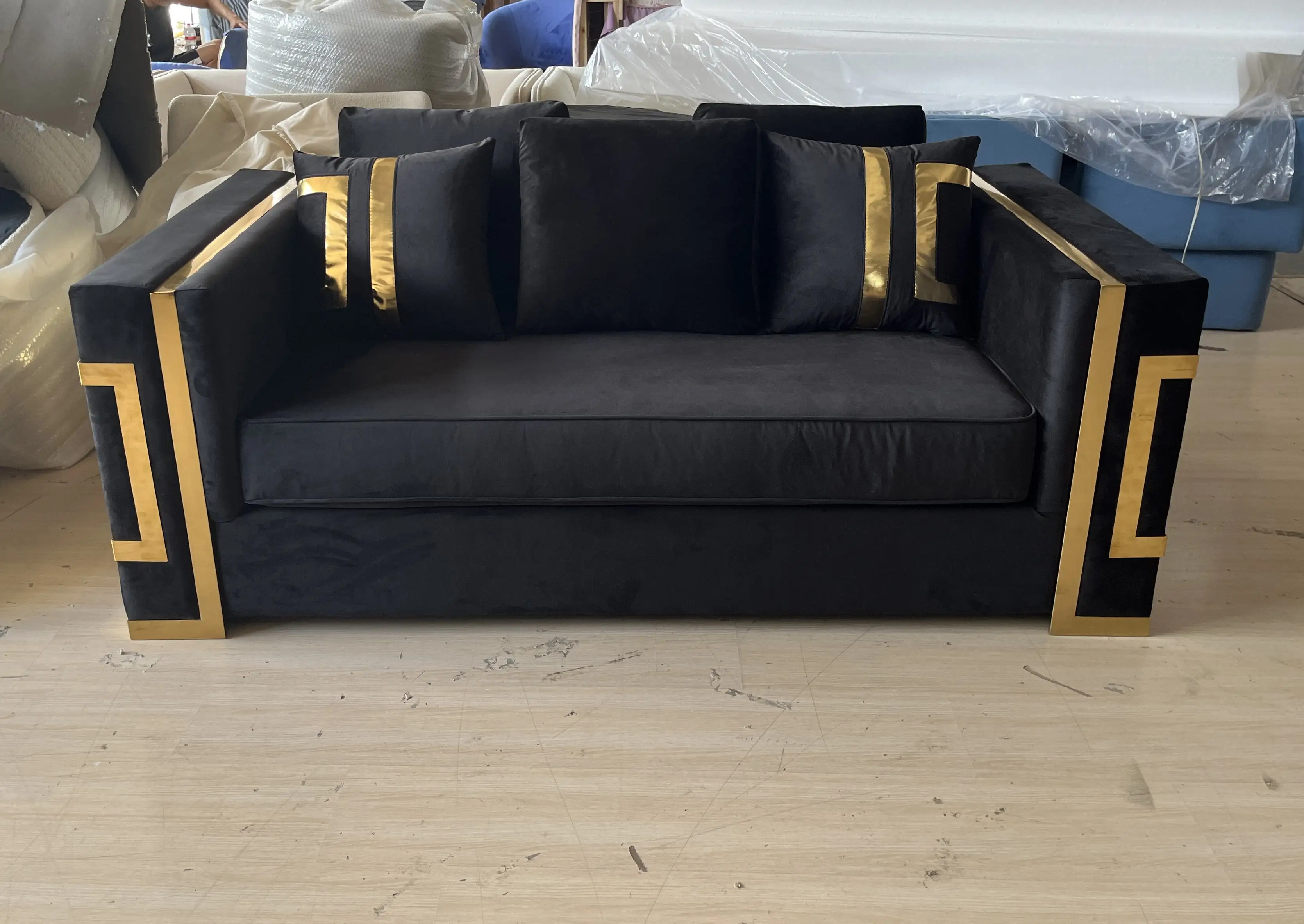 Modern Gold Finish Stainless Steel Fame Velvet Fabric Comfortable Loveseat Living Room Sofa Couch Living Room Sofas Furniture