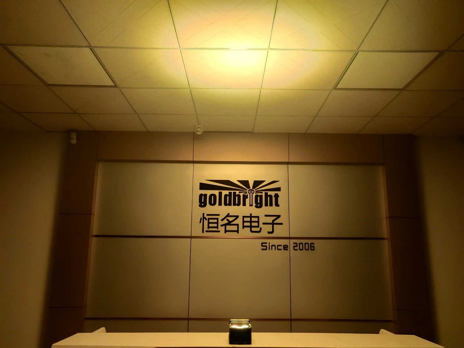 Waterproof battery par with wireless dmx 3X10W RGBWA+UV 6in1 Wifi App control LED Dj Uplight for outdoor IP64