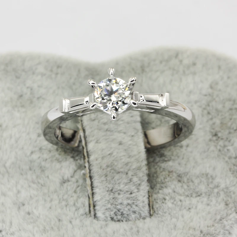 Factory Wholesale Customization Women 925 Sterling Silver Dainty Moissanite Rings Designer Light Weight Gold And Diamond Ring