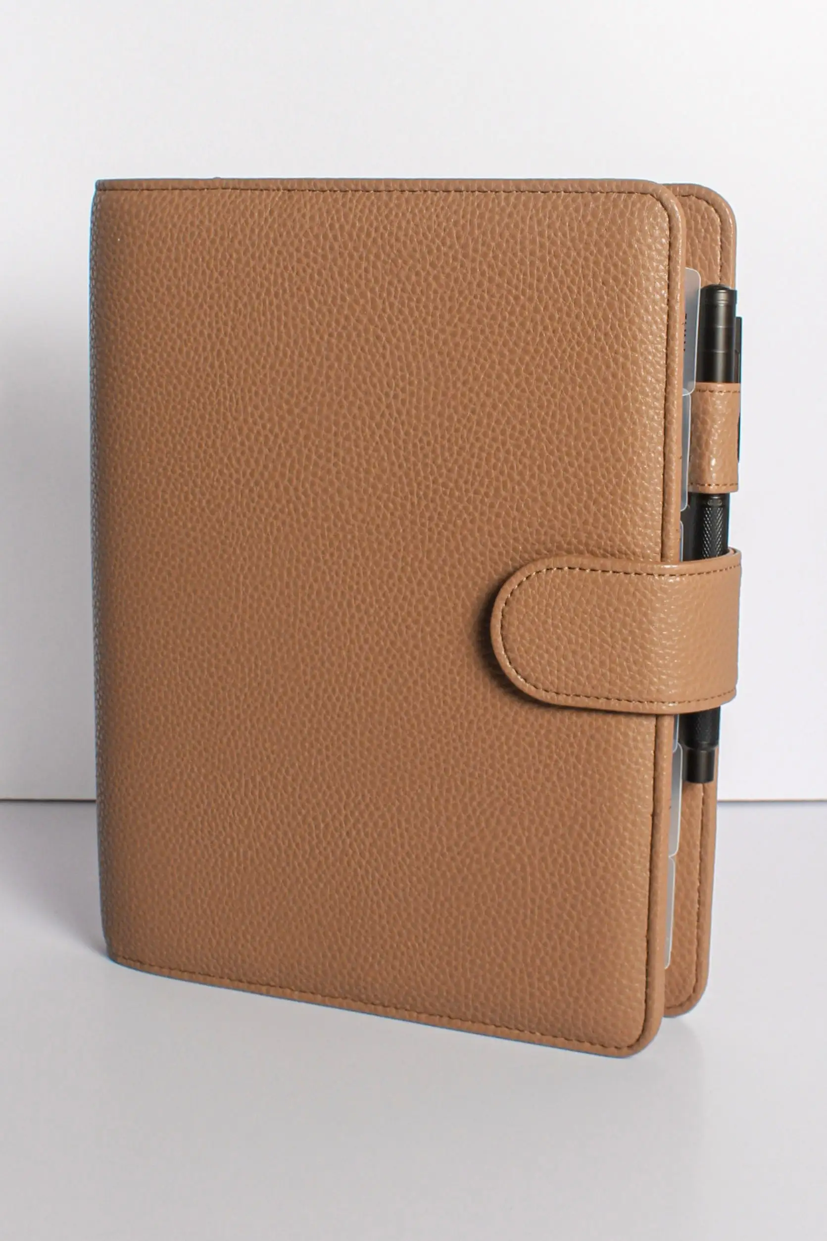 Custom Tan Brown Refillable 6-Ring Pebbled Pu Leather A5 Planner Agenda Binder Cover With Magnetic Closure and Pen Loop