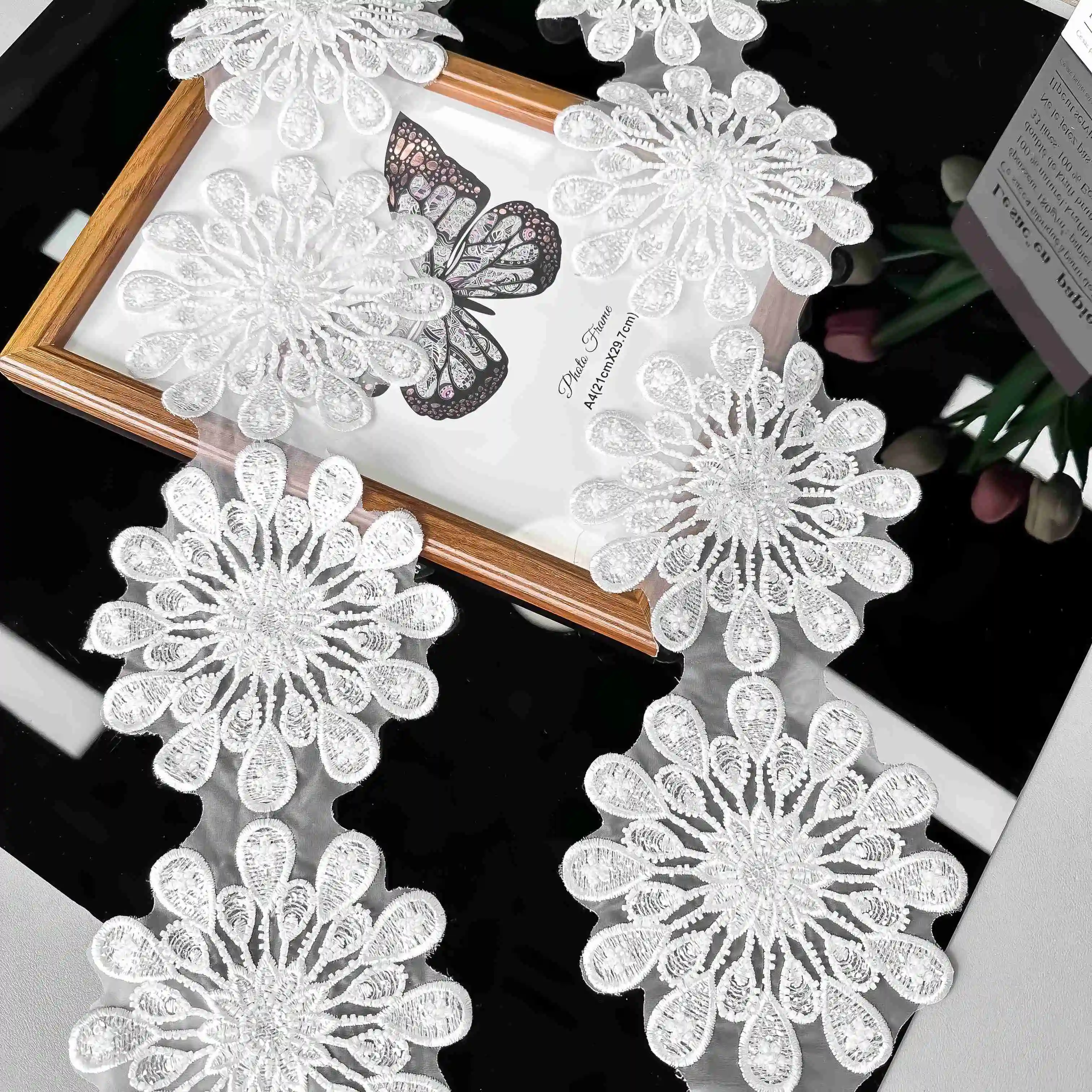 Wholesale Spot Clothing Accessories White Border Polyester Lace Border Tulle Organza Lace Weddings Beaded Ribbon Factory Direct