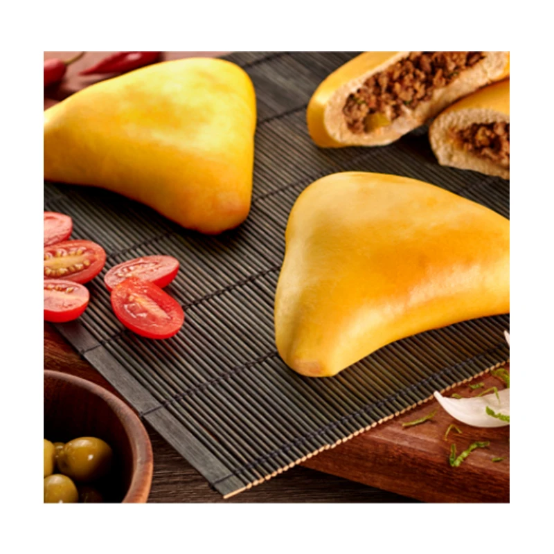 Желтое треугольное тесто Esfiha для наполнения специями, домашнее