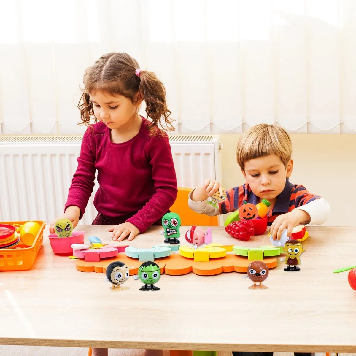 Halloween Wind Up Toy 4 Inch Capsule Toys Promotional Gifts Jumping Ghost Pumpkin Eyes Skull Horrible Wind Up Toys For Kids