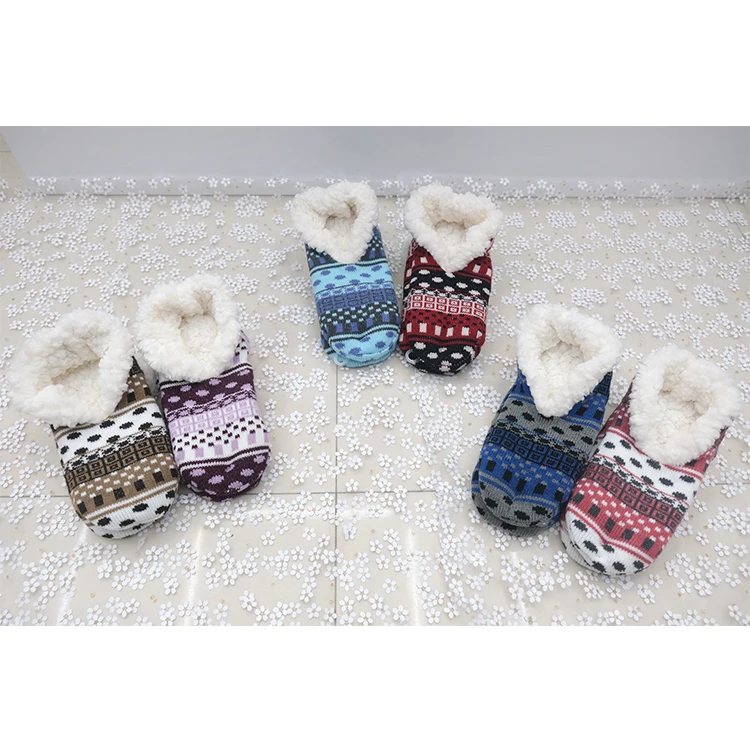 
Warm, stylish and comfortable indoor socks, customizable for Christmas style 