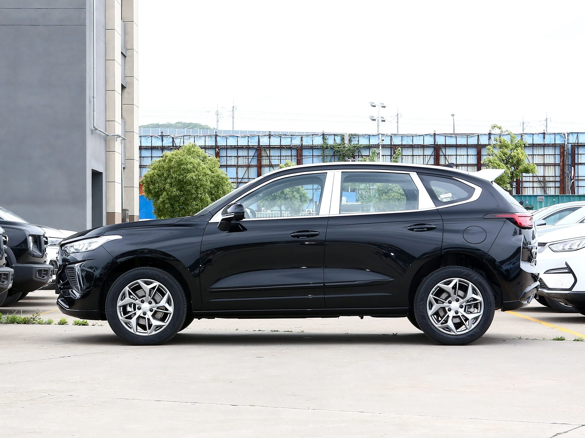 Бензиновый DCT DHT спортивный компактный внедорожник 2024 Большой Стены Haval Chitu 1.5L 1 5 T CVT топливный автомобиль с топливной гусеницей