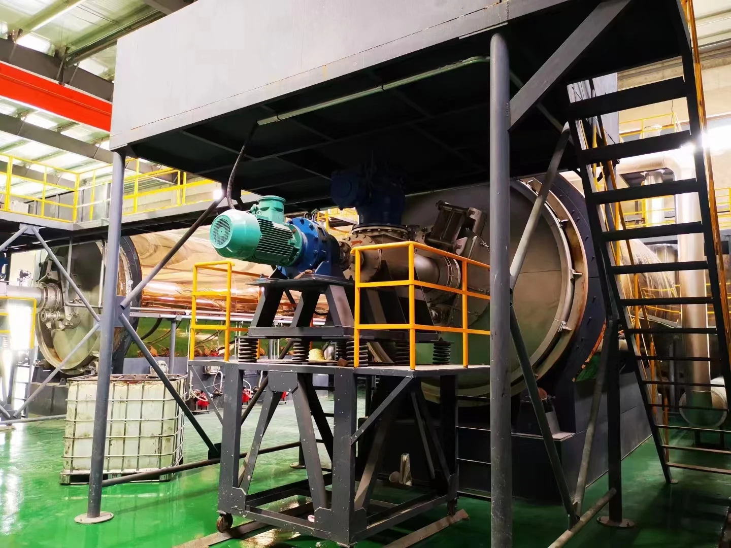 Full continuous scrap tyre oil sludge disposal plant with pyrolysis technology