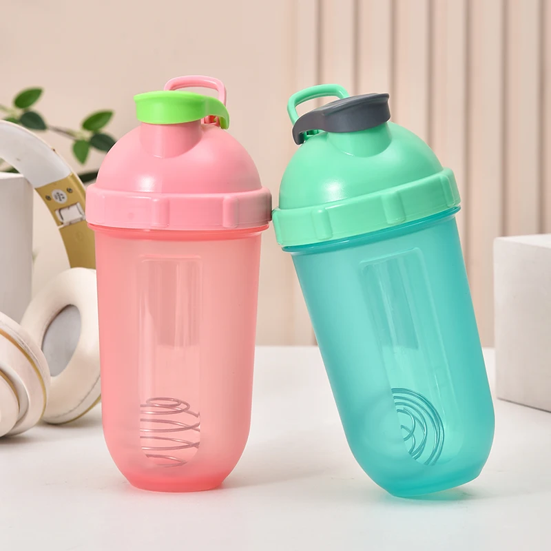 Wholesale gym fitness sports bpa free plastic spice custom logo empty glitter protein shaker bottle With Shake Ball
