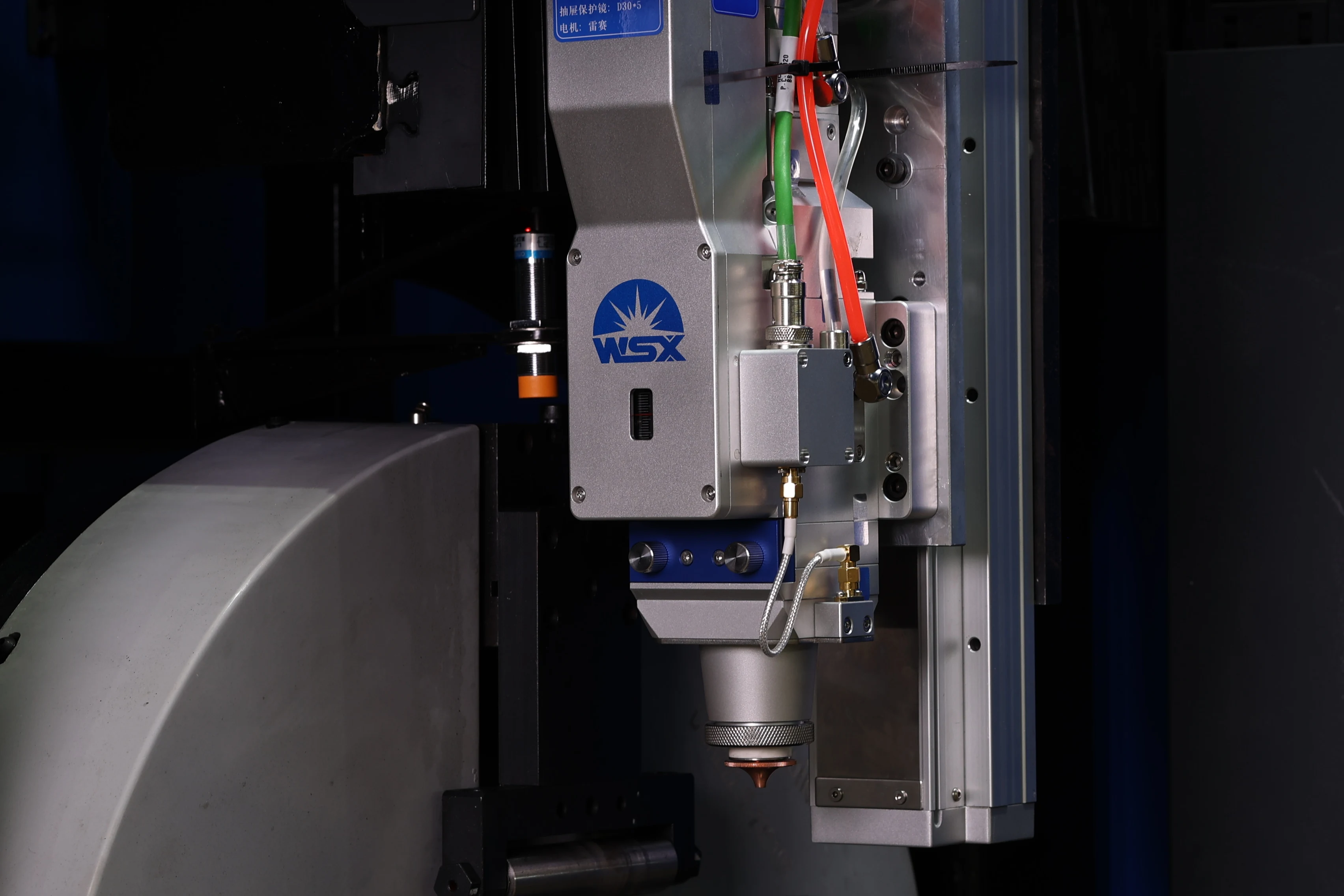 SUDA automatic professional fiber laser pipe cutting machine with loading and unloading system for sale